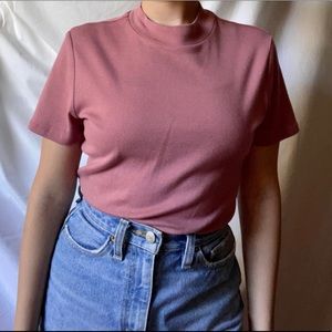 simple dusty rose short sleeve mock neck shirt!